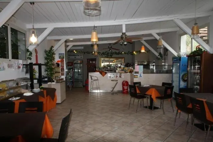 Zwei Zimmer Appartement In Villaggio Sanghen Manerba del Garda Italy