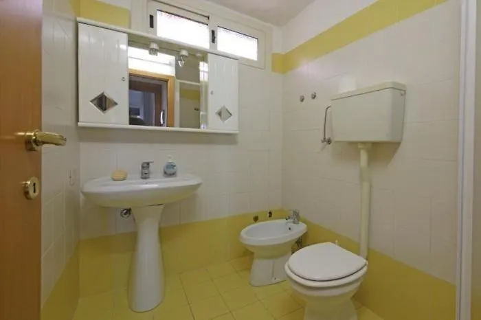 Zwei Zimmer Appartement In Villaggio Sanghen Manerba del Garda Italy