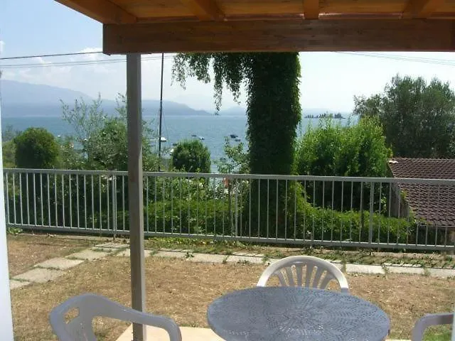 Zwei Zimmer Appartement In Villaggio Sanghen Manerba del Garda Apartment
